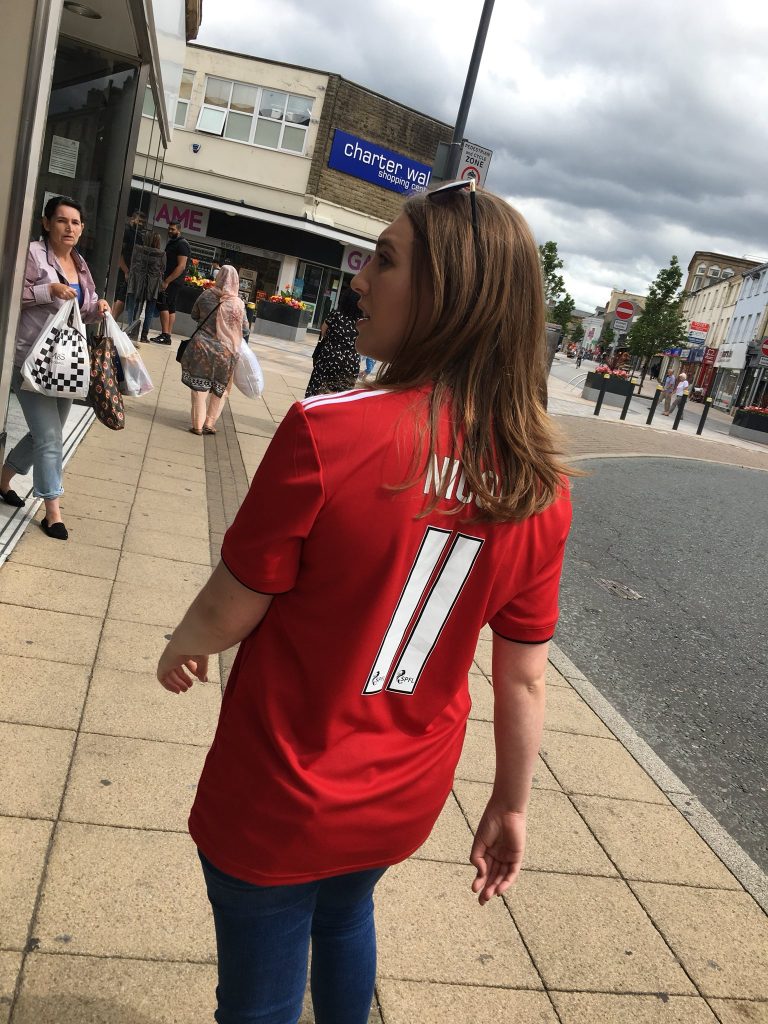 @ColinMcLean70 - #standfree Reds on tour. These #Burnley people are so nice. Postman stops van asking if we want instructions, as do other people. Hopefully the Burnley defence are as accommodating tonight. #aberdeenfc