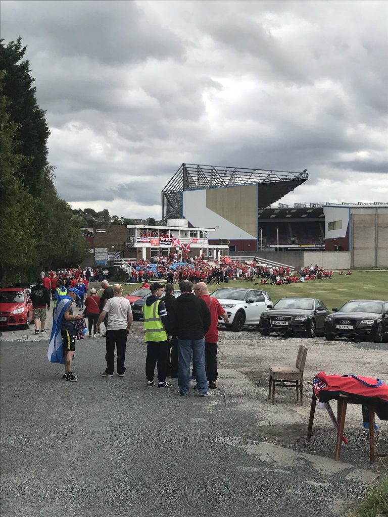 @ScottishSuzee - @Burnley_CC filling up with red and white #COYR #standfree @AberdeenFC