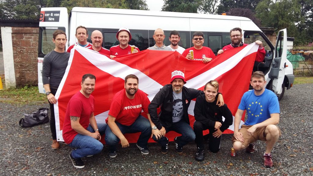 @alba_deen - Last pick up in Lockerbie. Fife/Edinburgh/Borders/Dumfries Reds on our way! Come on @AberdeenFC!! #standfree