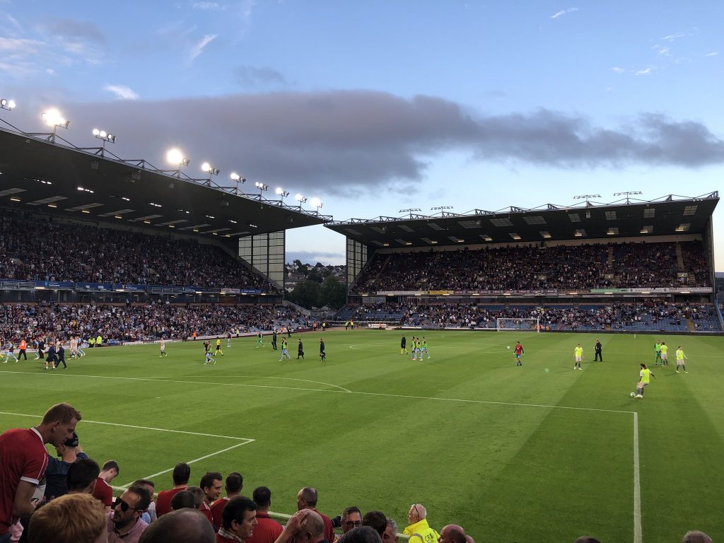 @gary_gary3459 - Sunday league still holding their own. What a goal. #COYR #standfree