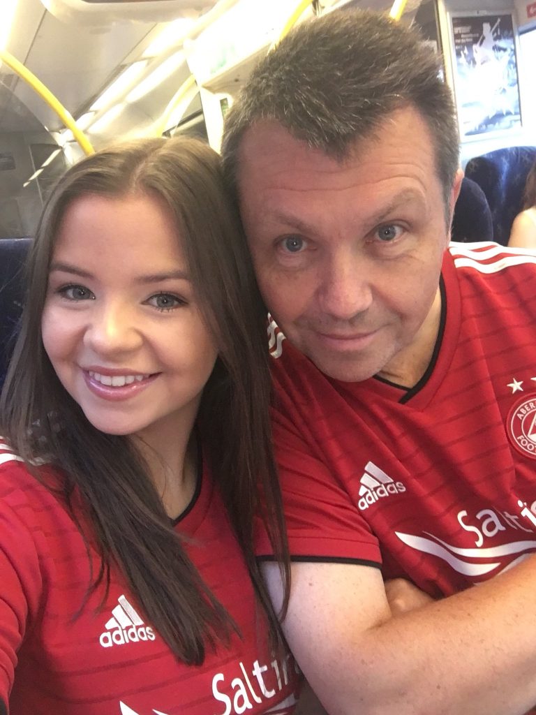 @lauraburnett94 - Burnley bound to support the Dons tonight! BRING IT ON?? #COYR @AberdeenFC